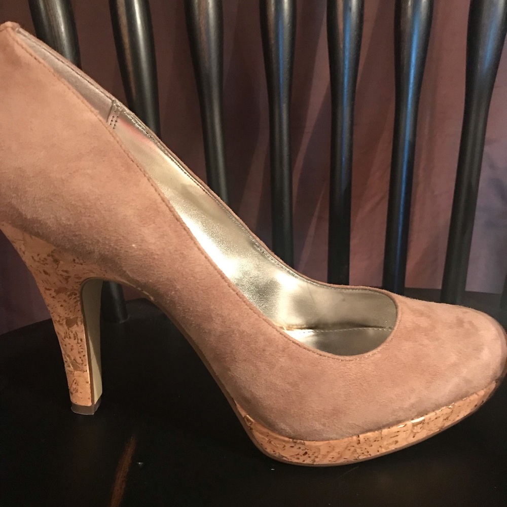 NWT Alfani Nude Suede Heels